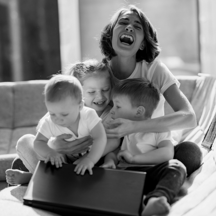 garde d'enfant sensace interim